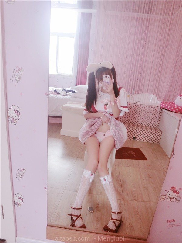 [会员][视图]超可爱粉嫩 福利姬@双马尾萝莉赛高酱之草莓萝莉裙（76P/2V/132MB）插图8