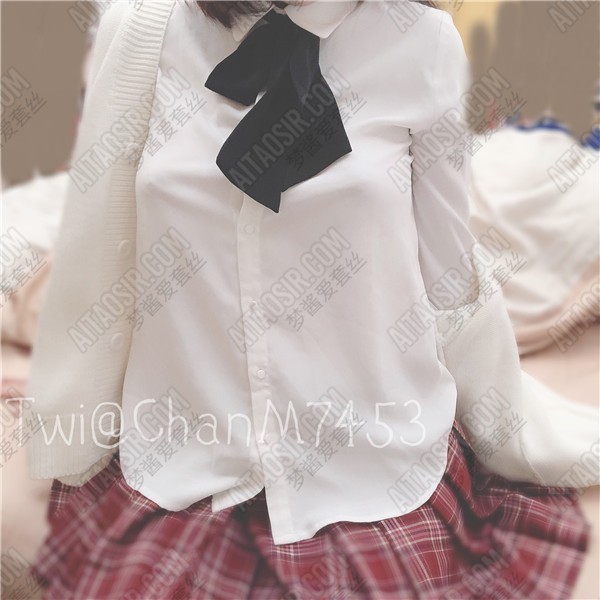 【粉嫩推荐】[会员][视图]网红少女@福利姬@恶犬小姐姐之日系学生针织制服（15P/3V/461MB）插图